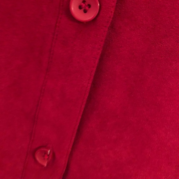 💚Red Button Down - Picture 2 of 3